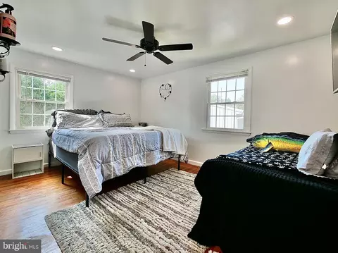 2431 E Helms Mnr, Marcus Hook, PA 19061 photo 15