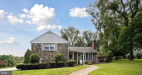 110 Bella Dr, Broomall, PA 19008