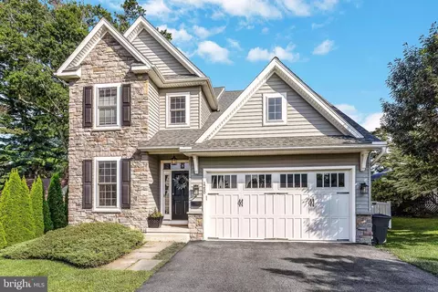 1250 Dill Rd, Havertown, PA 19083