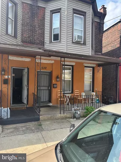 532 Pine St, Darby, PA 19023