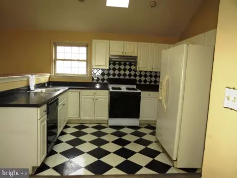 28 Pennington Ave, Morton, PA 19070 photo 4