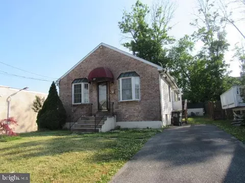 28 Pennington Ave, Morton, PA 19070