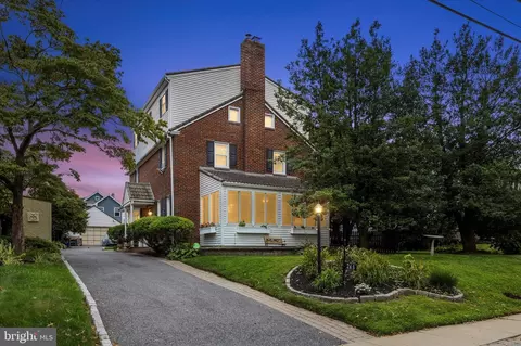 245 Mill Rd, Havertown, PA 19083