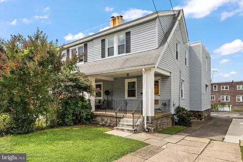 220 N Linden Ave, Upper Darby, PA 19082