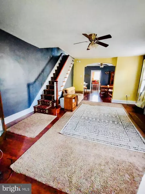 1183 E 9th St, Crum Lynne, PA 19022