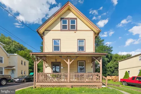 27 Broad St, Morton, PA 19070