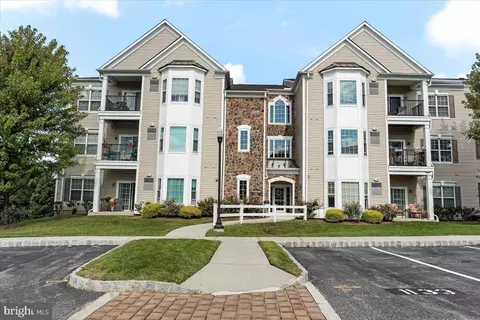1122 Creekside Dr #1122, Brookhaven, PA 19015