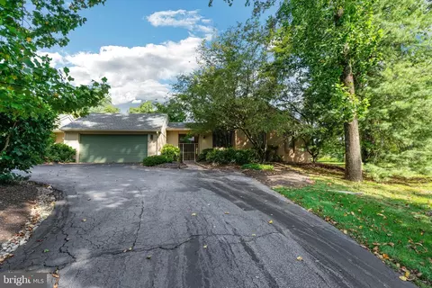 15 Toft Woods Way #I, Media, PA 19063