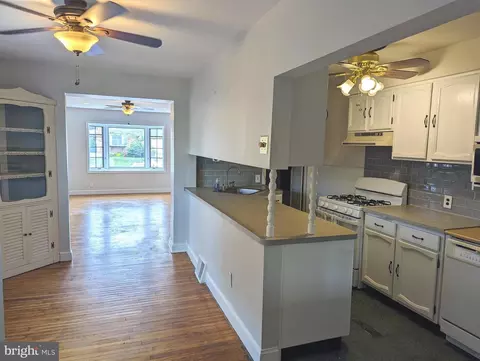 108 W Garrison Rd, Brookhaven, PA 19015