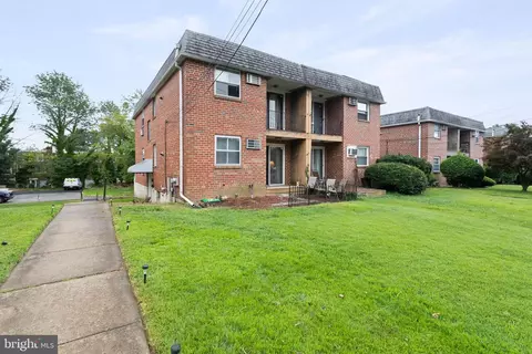 476 Rively Ave, Collingdale, PA 19023