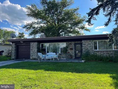 2156 Sproul Rd, Broomall, PA 19008