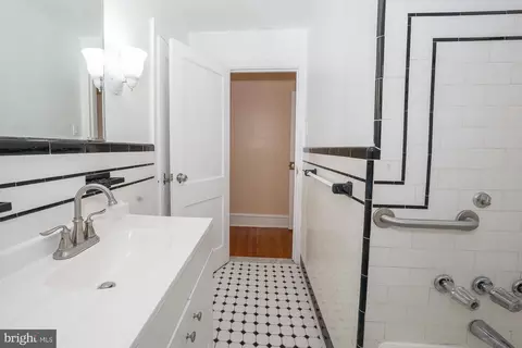 248 Maypole Rd, Upper Darby, PA 19082 photo 28
