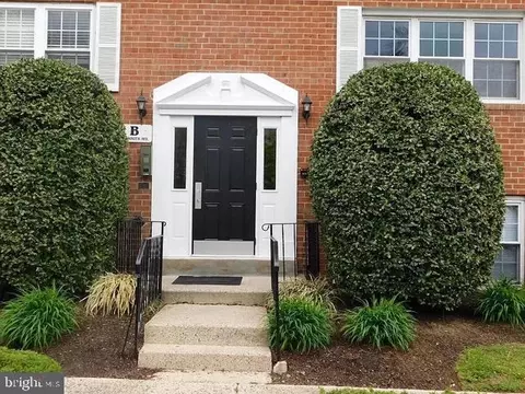 800 S Avenue B-6 #B6, Secane, PA 19018