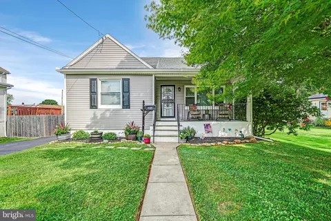 305 6th Ave, Folsom, PA 19033