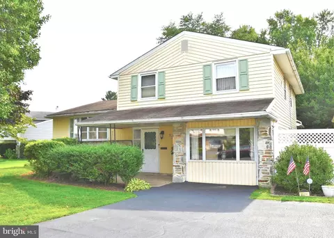 224 Swiftwater Ln, Brookhaven, PA 19015