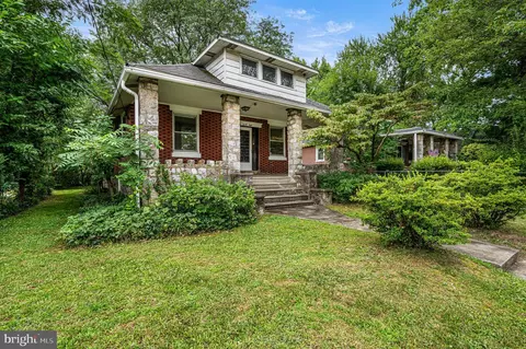928 Bedford, Collingdale, PA 19023