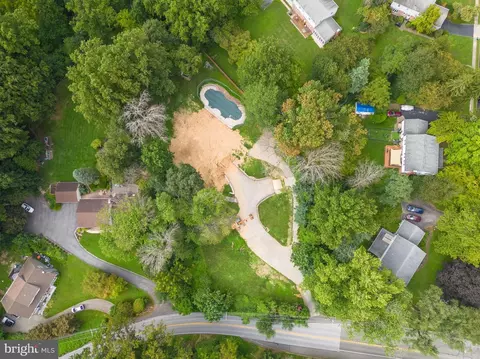 1110 Cedar Grove Rd, Broomall, PA 19008