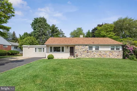 410 Yale Ave, Broomall, PA 19008