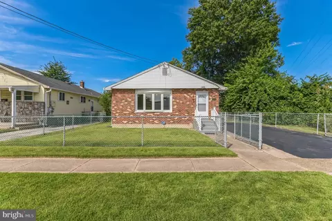 323 Erickson Ave, Essington, PA 19029
