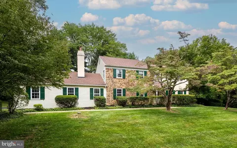 500 Fox Run Ln, Bryn Mawr, PA 19010