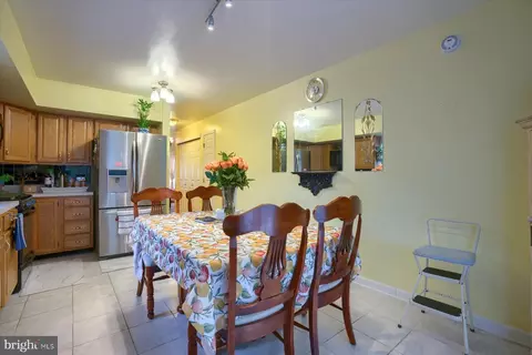 8 Independence Ct, Upper Chichester, PA 19061 photo 8
