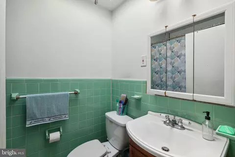 392 Beverly Blvd, Upper Darby, PA 19082 photo 14