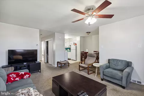 392 Beverly Blvd, Upper Darby, PA 19082 photo 12