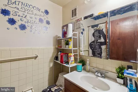 392 Beverly Blvd, Upper Darby, PA 19082 photo 24