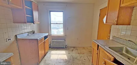 7220 Clinton Rd, Upper Darby, PA 19082 photo 3