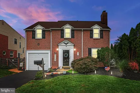 19 Valley View Ln, Newtown Square, PA 19073
