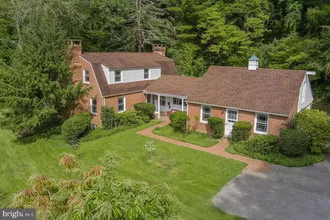 2 Grist Mill Rd, Glen Mills, PA 19342