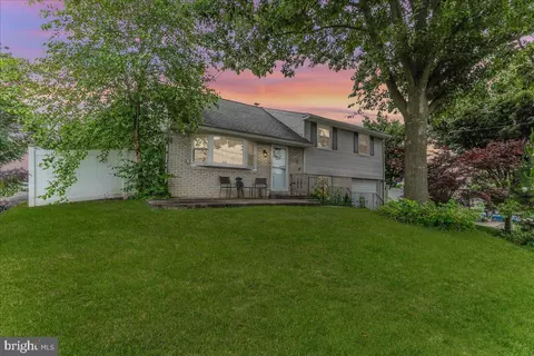 7 Scott Ln, Brookhaven, PA 19015