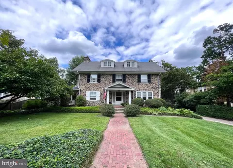 313 Saint Davids Rd, Wayne, PA 19087