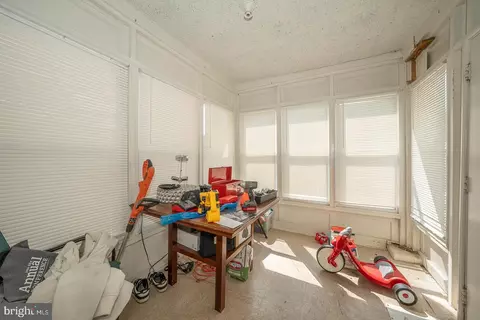 7021 Clinton Rd, Upper Darby, PA 19082 photo 4