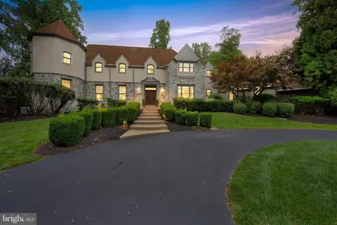 9 Sleepy Hollow Ln, Newtown Square, PA 19073