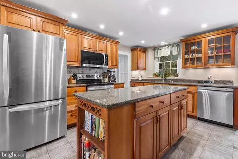 215 E Springfield Rd, Springfield, PA 19064 photo 9