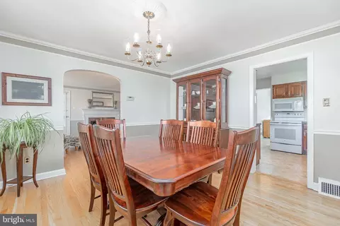 947 Edgewood Dr, Springfield, PA 19064 photo 14