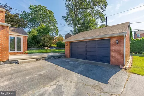 947 Edgewood Dr, Springfield, PA 19064 photo 8