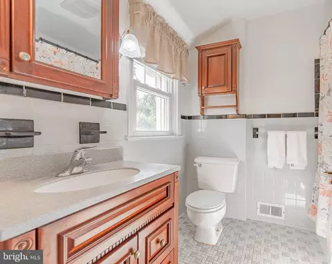 947 Edgewood Dr, Springfield, PA 19064 photo 38