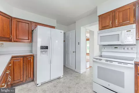 947 Edgewood Dr, Springfield, PA 19064 photo 17