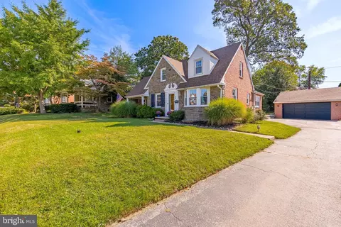 947 Edgewood Dr, Springfield, PA 19064 photo 3