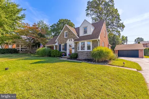 947 Edgewood Dr, Springfield, PA 19064 photo 2