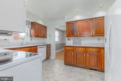 947 Edgewood Dr, Springfield, PA 19064 photo 20
