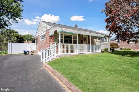 2160 N Lee Ln, Aston, PA 19014