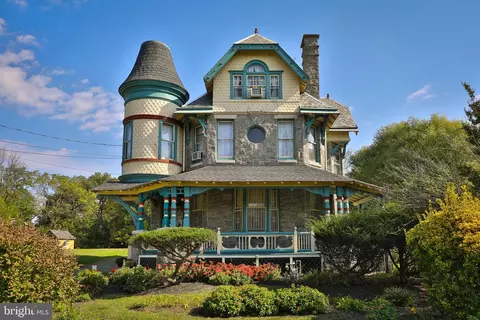 425 S Lansdowne Ave, Lansdowne, PA 19050
