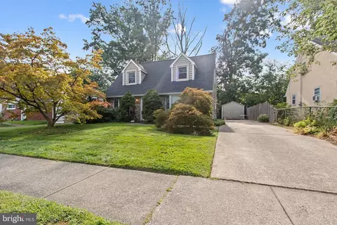721 Quince Ln, Secane, PA 19018