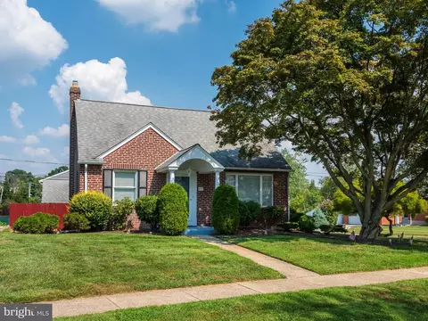 537 Lawrence Rd, Havertown, PA 19083