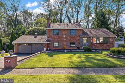 609 Hillside Ave, Brookhaven, PA 19015