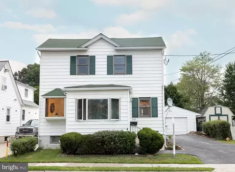 216 Buchanan Ave, Folsom, PA 19033