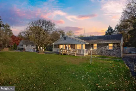 30 Roselawn Ave, Lansdowne, PA 19050